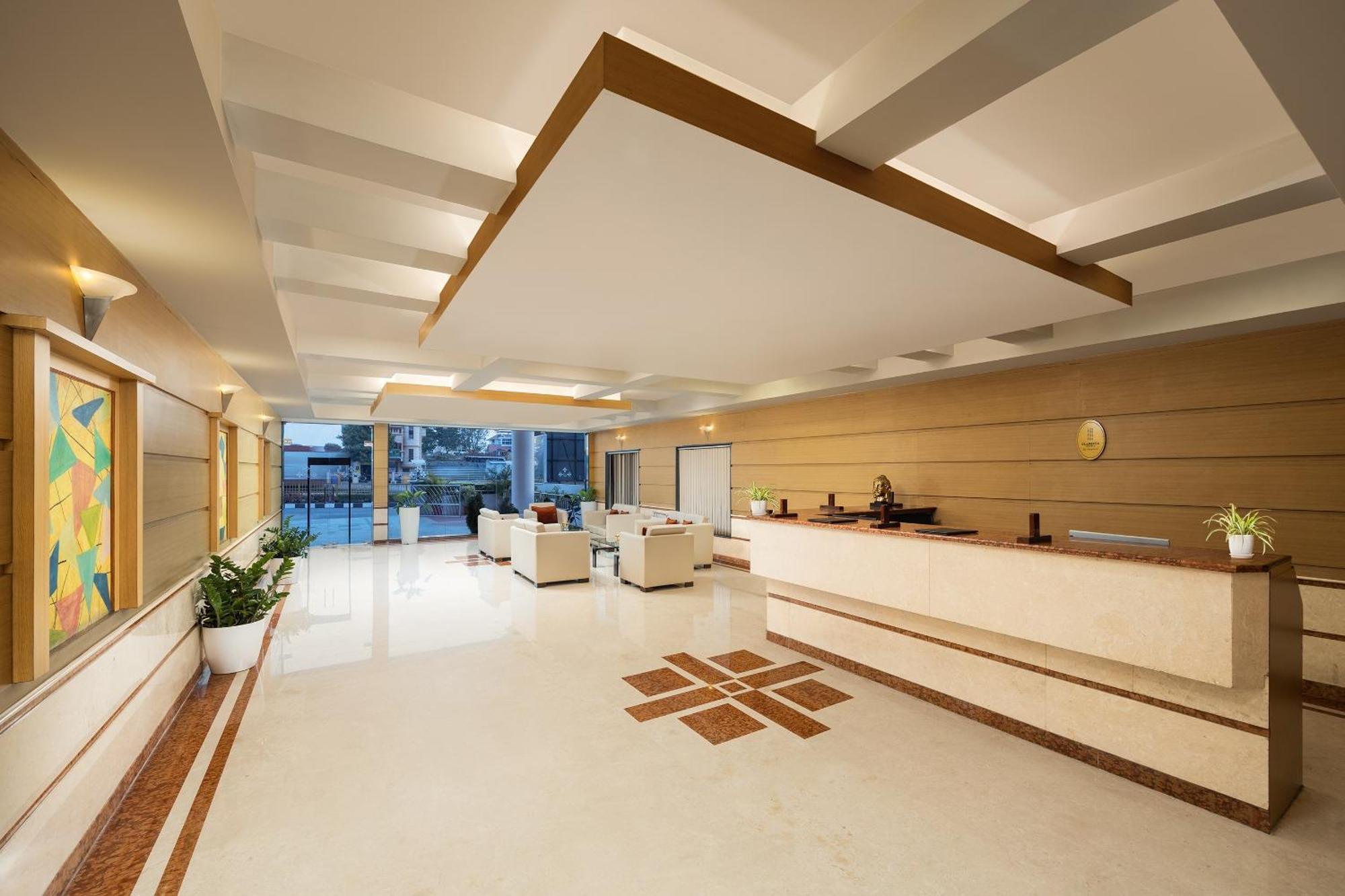 Claresta Hoteles Hosūr Exterior foto