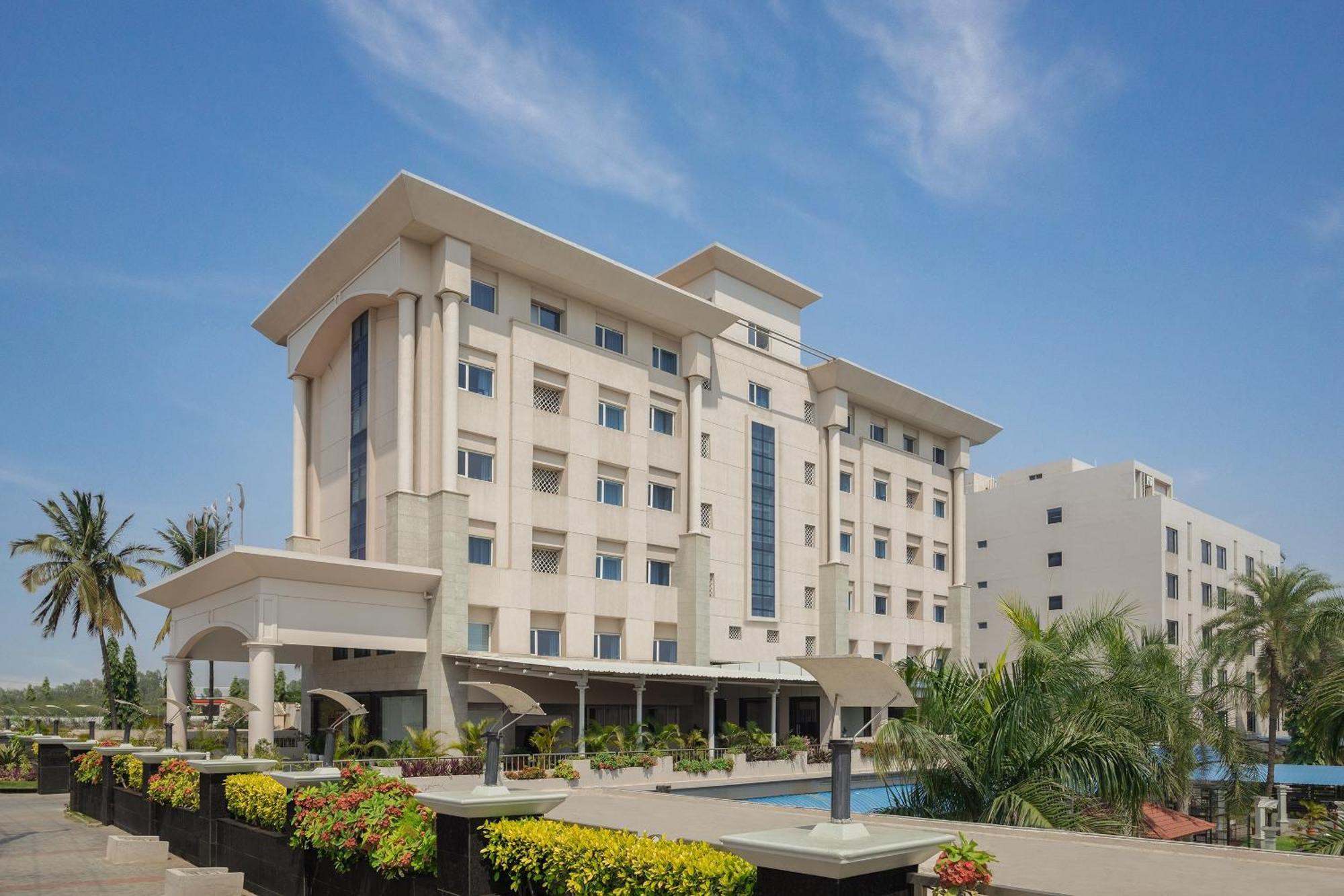Claresta Hoteles Hosūr Exterior foto