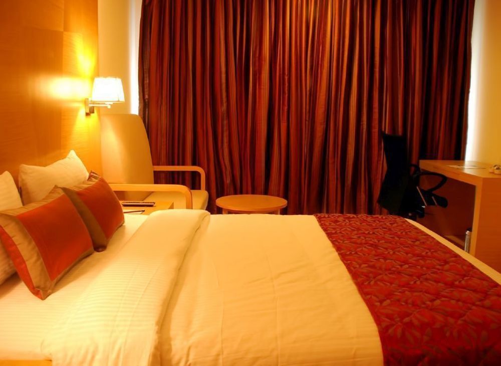 Claresta Hoteles Hosūr Exterior foto