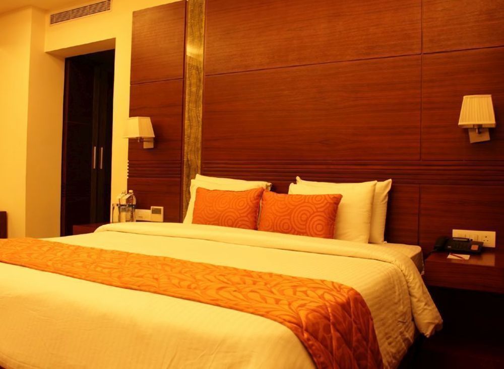 Claresta Hoteles Hosūr Exterior foto